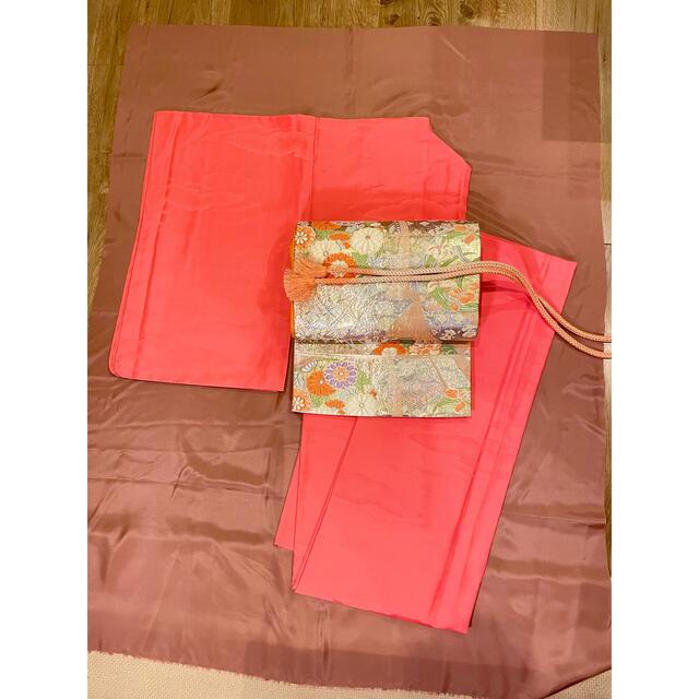 新品　着物　サーモンピンク　色無地 レディースの水着/浴衣(着物)の商品写真