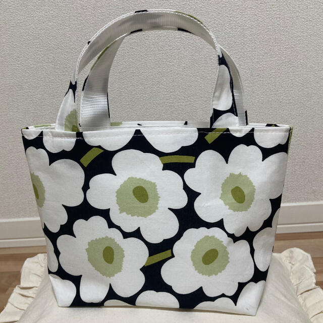 marimekko(マリメッコ)のマリメッコ marimekko ハンドメイド　トートバッグ　お弁当 ハンドメイドのファッション小物(バッグ)の商品写真