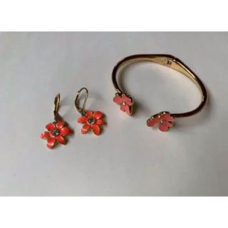 ケイトスペードニューヨーク(kate spade new york)のケイトスペード フラワー アクセサリー 2点セット(ブレスレット/バングル)