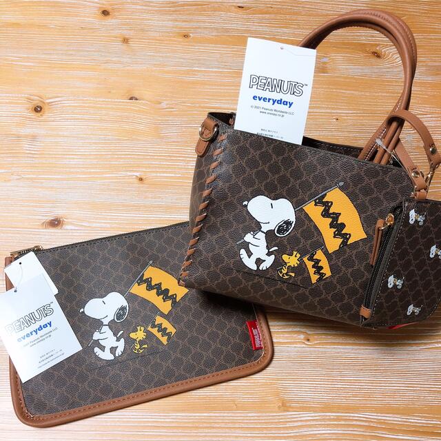 【55%OFF!】 新品未使用 スヌーピー クラッチバッグ