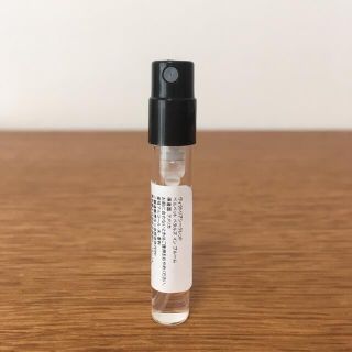 ヴィクトリアズシークレット(Victoria's Secret)のヴィクトリアシークレット　ベルベット ペタルズ イン ブルーム　1.5ml(香水(女性用))