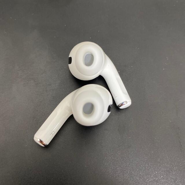 Apple(アップル)のairpods pro 正規品　ケース付き スマホ/家電/カメラのオーディオ機器(ヘッドフォン/イヤフォン)の商品写真