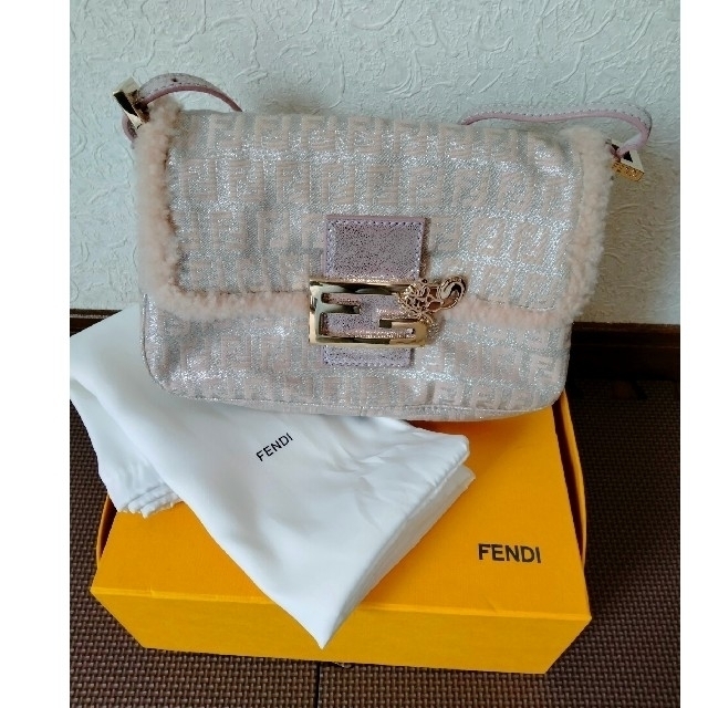 FENDI(フェンディ)の【限定品】FENDI　フェンディ　バック レディースのバッグ(ハンドバッグ)の商品写真