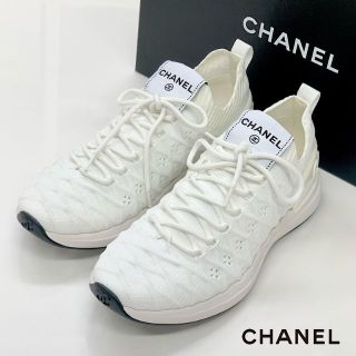 シャネル(CHANEL)の3847 未使用 シャネル ロゴ ココマーク ニット スニーカー ホワイト(スニーカー)