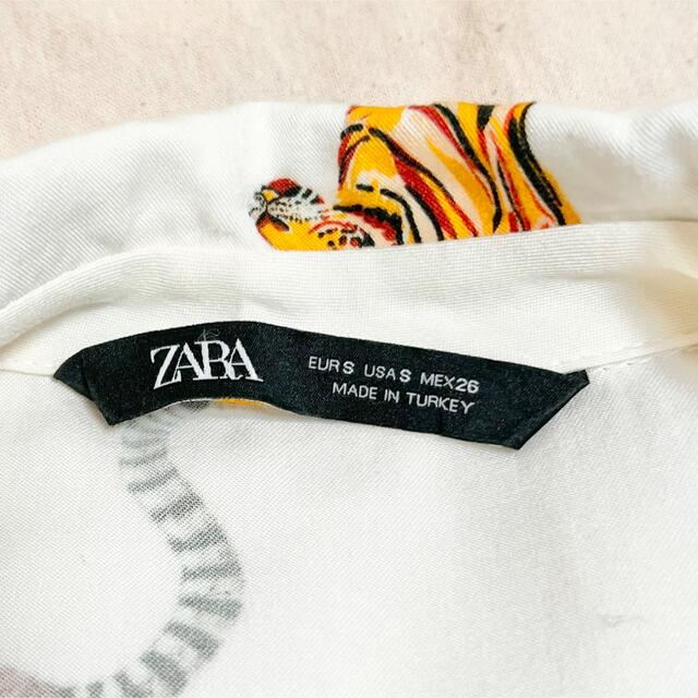 ZARA(ザラ)の【ZARA】動物柄ショート丈ブラウス レディースのトップス(シャツ/ブラウス(長袖/七分))の商品写真