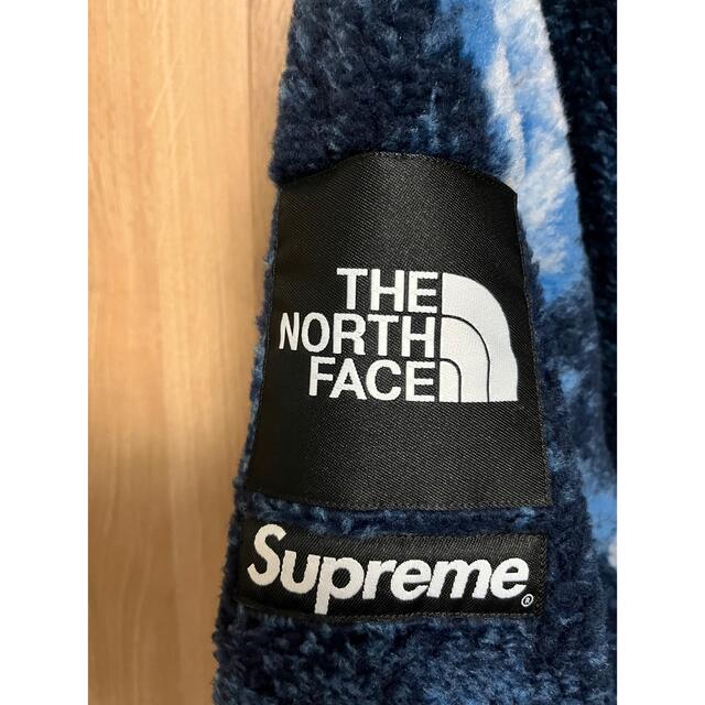 Supreme(シュプリーム)のSupreme North Face Bleached Denim Fleece メンズのジャケット/アウター(ブルゾン)の商品写真