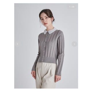 CELFORD - 新品未使用タグ付き、襟付きビジューニット CELFORD - 新品未使用タグ付き、襟付きビジューニット
