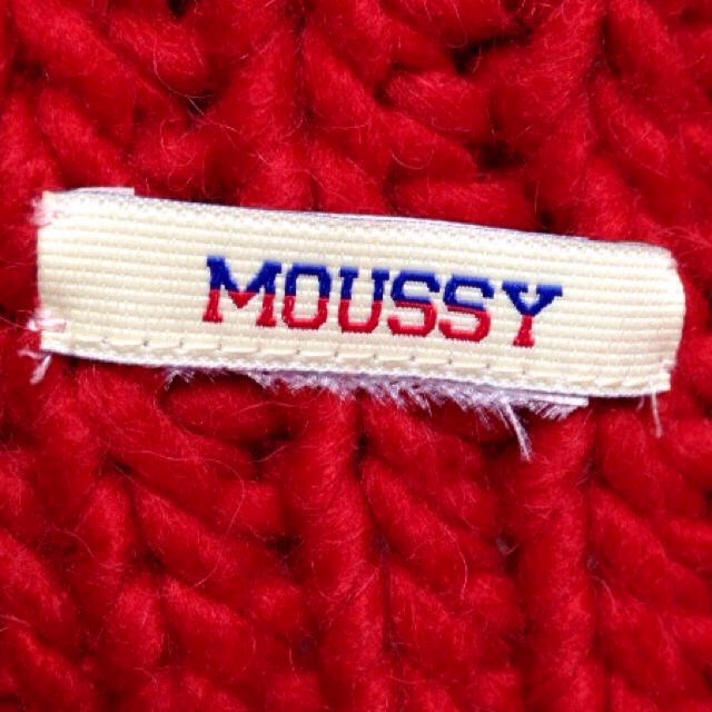 moussy(マウジー)のmoussy ニット帽 赤 レディースの帽子(ニット帽/ビーニー)の商品写真