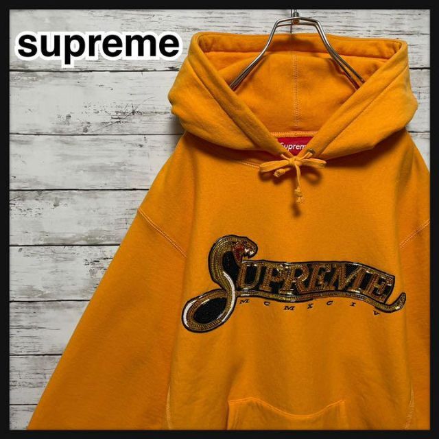 supreme パーカー センタービッグロゴ Sサイズ ブラック ロゴ刺繍古着ＪＡＴ商品一覧