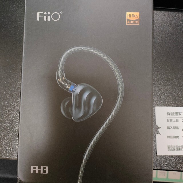 Fiio FH3 ブラック スマホ/家電/カメラのオーディオ機器(ヘッドフォン/イヤフォン)の商品写真