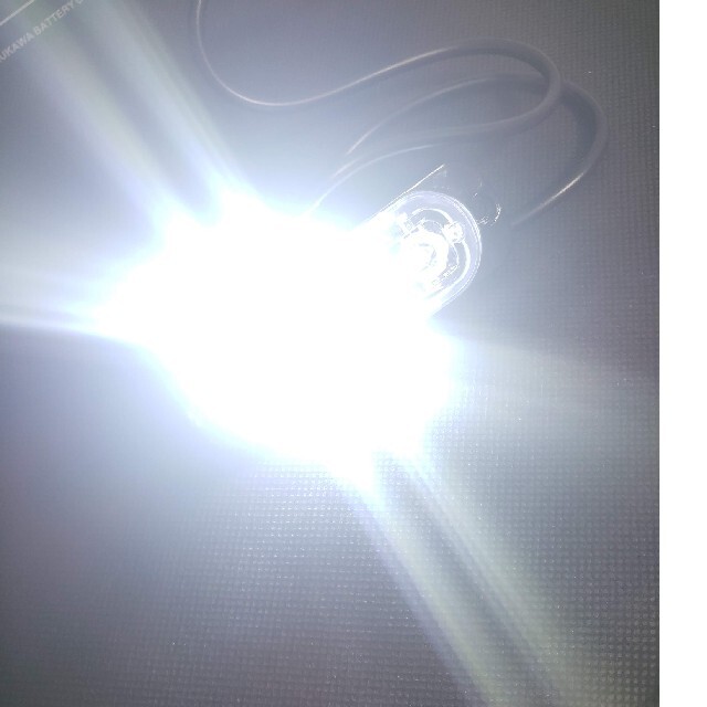 12V 24V ハイパワーLED ストロボフラッシュライト　ホワイト 2個セット 自動車/バイクの自動車(車外アクセサリ)の商品写真