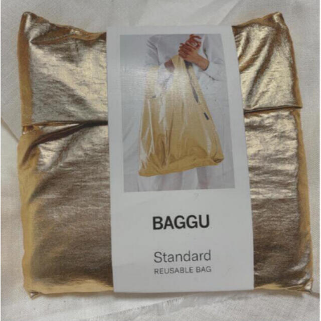 BAGGU エコバッグ　メタリックゴールド レディースのバッグ(エコバッグ)の商品写真