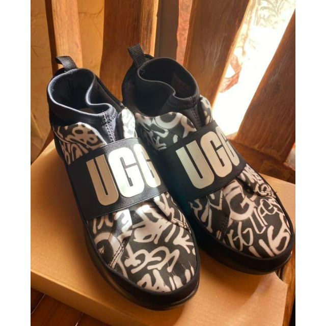 UGG(アグ)の完売しました。。。✨UGG✨22㎝✨NEUTRA SNEAKER✨厚底スニーカー レディースの靴/シューズ(スニーカー)の商品写真