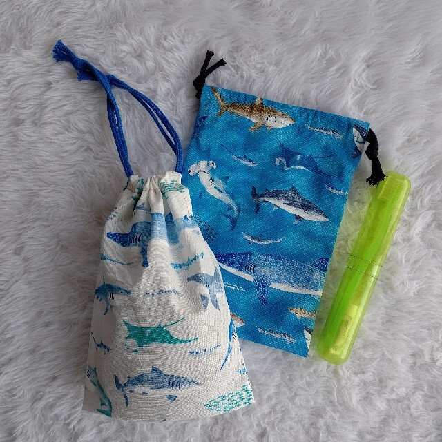 きんちゃく袋  2枚セット（海の生きものたち） ハンドメイドのキッズ/ベビー(バッグ/レッスンバッグ)の商品写真