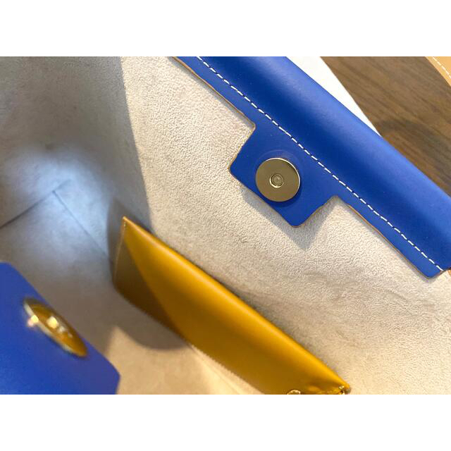 【新品】IACUCCI イアクッチ  トートバッグ　ブルー　レザー　イタリア製 レディースのバッグ(トートバッグ)の商品写真