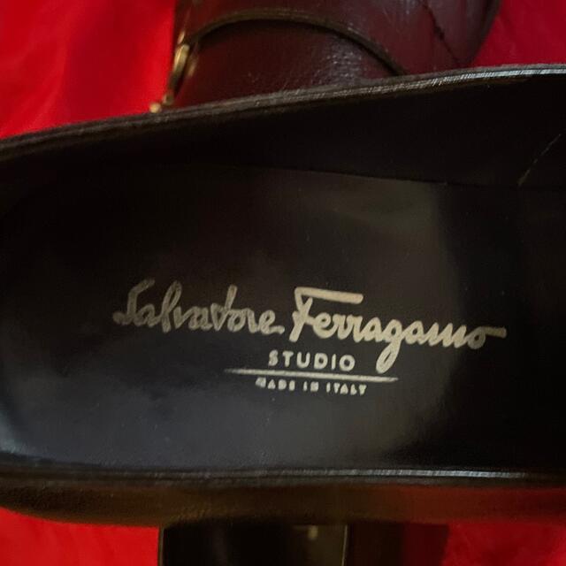 Salvatore Ferragamo(サルヴァトーレフェラガモ)の［サルバトーレ フェラガモ］本革シューズ メンズの靴/シューズ(ドレス/ビジネス)の商品写真