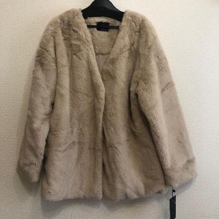 Lutique ファーコート　ベージュ　新品(毛皮/ファーコート)