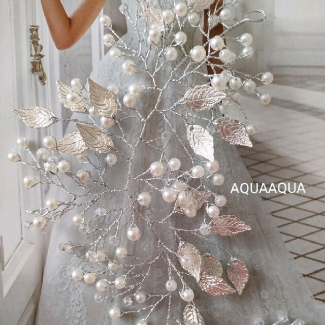 優雅✧✧パール＆リーフヘッドドレス　新品 ハンドメイドのウェディング(ヘッドドレス/ドレス)の商品写真