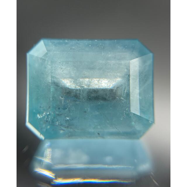 コロンビア産Guatéque鉱山ユークレース 7.959ct