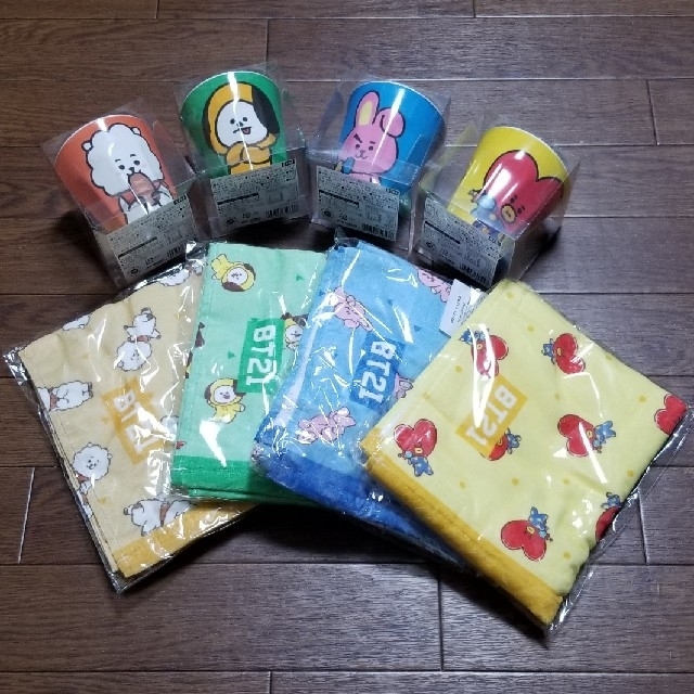 防弾少年団(BTS)(ボウダンショウネンダン)の★りんでぃお様専用★BT21 メラミンコップ＆フェイスタオルセット エンタメ/ホビーのタレントグッズ(アイドルグッズ)の商品写真