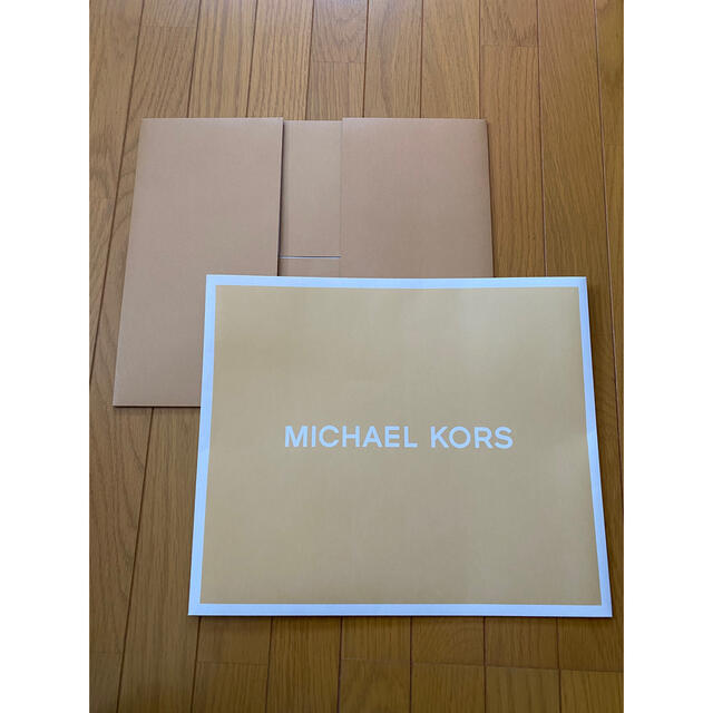 Michael Kors(マイケルコース)のマイケルコース　MICHAEL KORS  箱　空箱　ラッピング　バレンタイン レディースのバッグ(ショップ袋)の商品写真