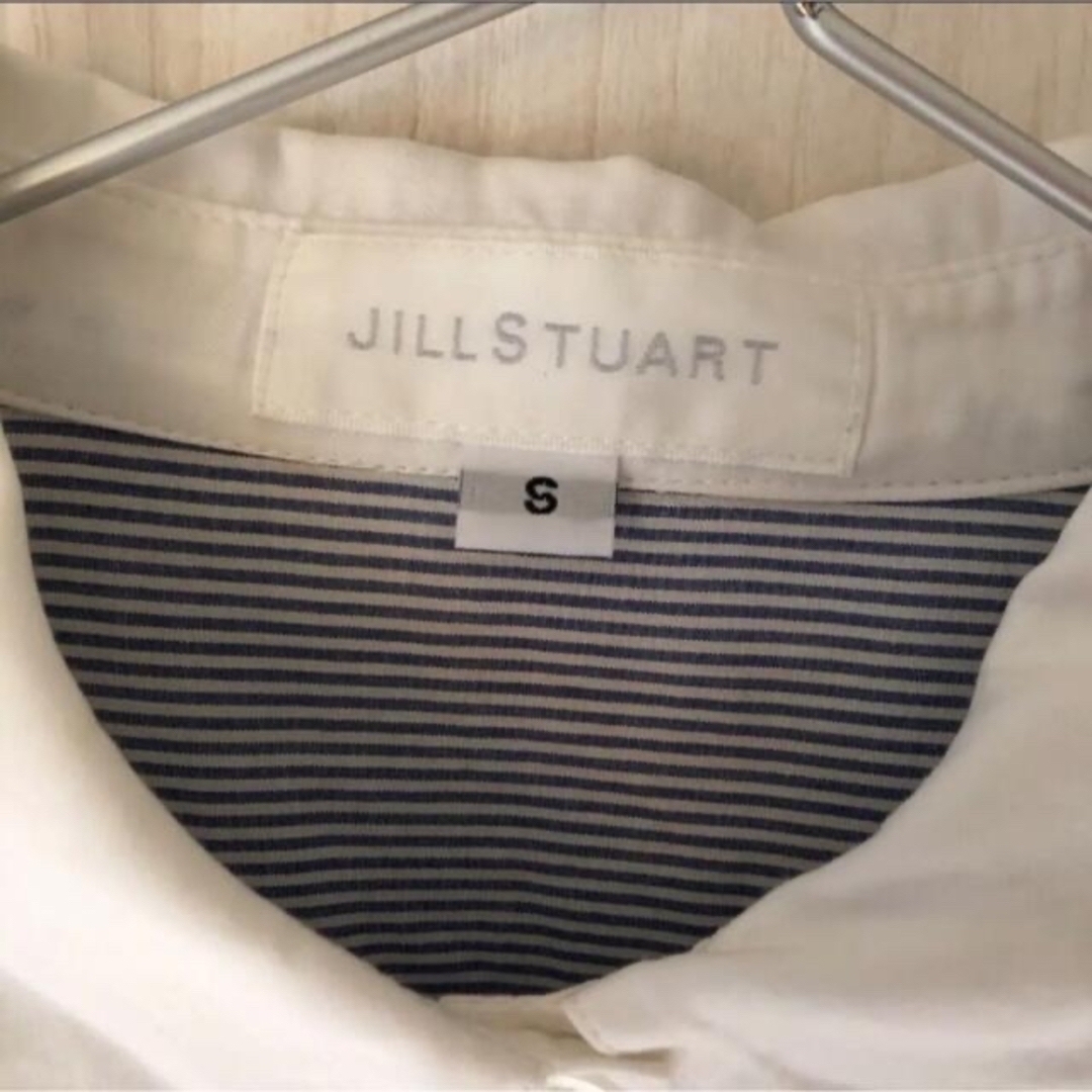 JILLSTUART(ジルスチュアート)のJILLSTUART ジル♡スチュアート ピンストライプシャツ 袖口レース レディースのトップス(シャツ/ブラウス(長袖/七分))の商品写真