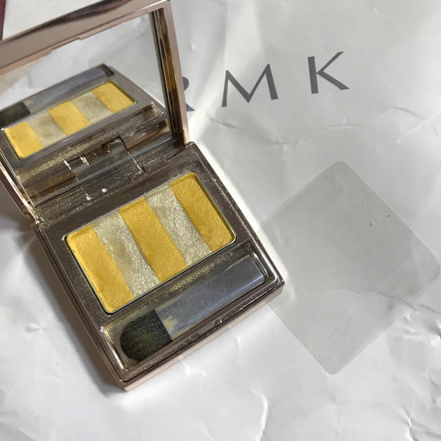 RMK(アールエムケー)のRMK スウィートシュガーアイズ 04シュガーイエローゴールド コスメ/美容のベースメイク/化粧品(アイシャドウ)の商品写真