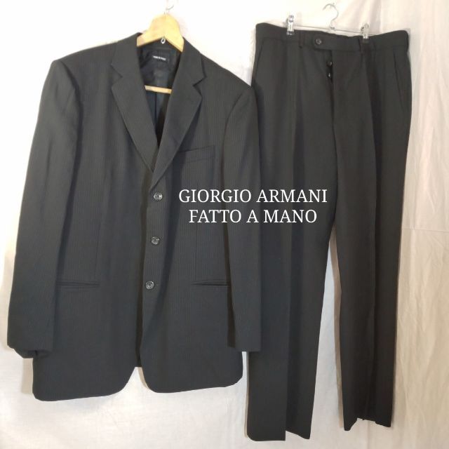 ジョルジオアルマーニ　スーツ　上下　ストライプ　ブラック　ZJ81 メンズのスーツ(セットアップ)の商品写真