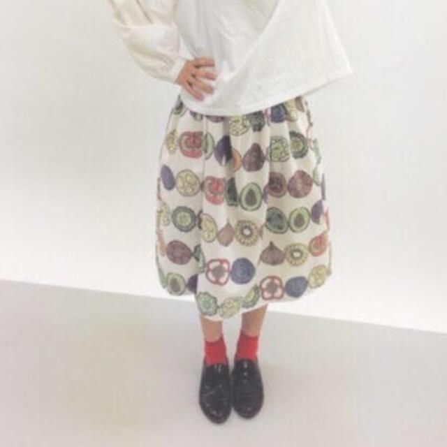 merlot(メルロー)の野菜柄スカート レディースのスカート(ひざ丈スカート)の商品写真