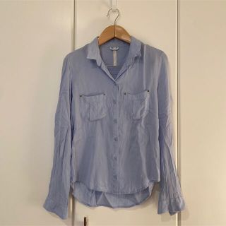 ベルシュカ(Bershka)の＼期間限定SALE!!／Bershka  カジュアルシャツ　サックスブルー　XS(シャツ/ブラウス(長袖/七分))