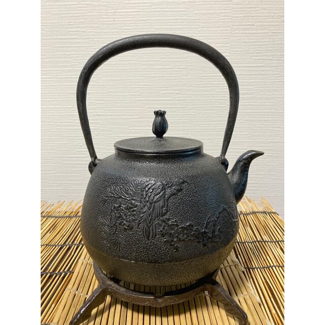 【新入荷！逸品　古作、砂鉄混鉄瓶】三厳堂名人 東仙 東根喜三郎作　老松見鳥図