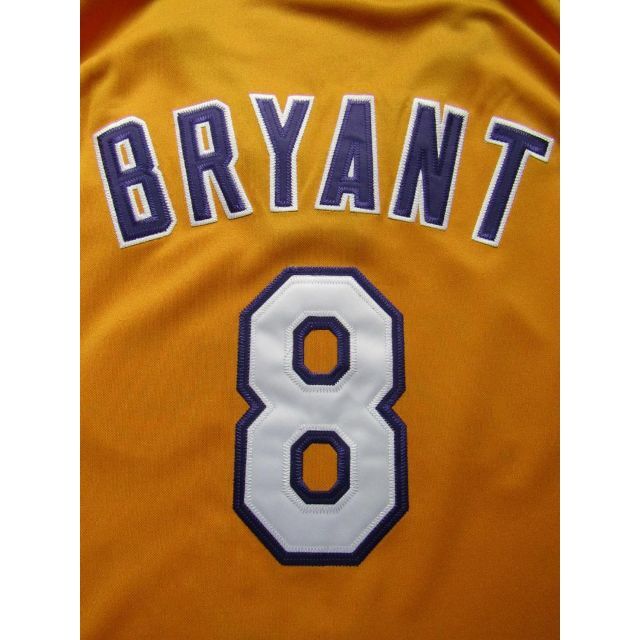 MITCHELL & NESS(ミッチェルアンドネス)の美品 NBA BRYANT #8 コービーブライアント レイカーズ ユニフォーム スポーツ/アウトドアのスポーツ/アウトドア その他(バスケットボール)の商品写真