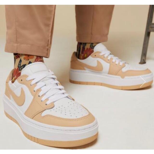 NIKE(ナイキ)のNIKEナイキAir Jordan 1エア ジョーダン 1 エレベート LOW メンズの靴/シューズ(スニーカー)の商品写真