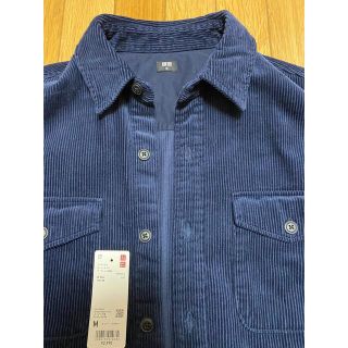 ユニクロ(UNIQLO)の【新品・定価2990円】ユニクロ コーデュロイ オーバーサイズワークシャツ  M(シャツ)