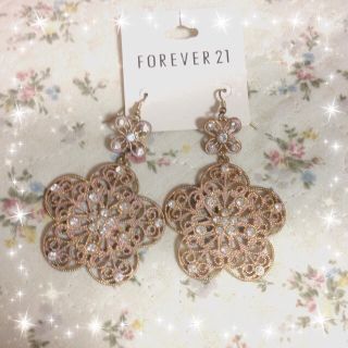 フォーエバートゥエンティーワン(FOREVER 21)のForever21♡ピアス(ピアス)