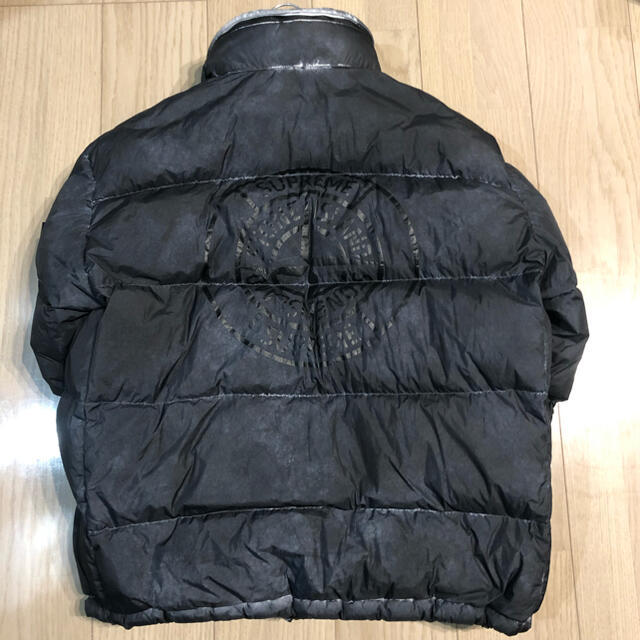 最高の品質の Supreme ダウンジャケット Lサイズ stoneisland supreme
