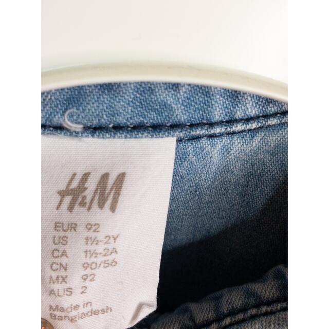 H&M(エイチアンドエム)のH&M（エイチアンドエム）デニムシャツ　90サイズ★匿名配送★24時間以内発送 キッズ/ベビー/マタニティのキッズ服男の子用(90cm~)(ブラウス)の商品写真