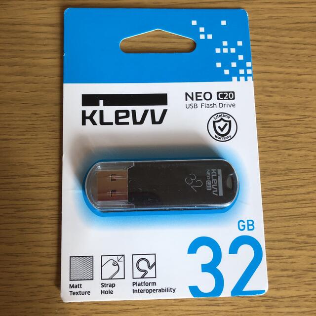 KLeVV  NEO C20 32GB USB フラッシュ　メモリー スマホ/家電/カメラのPC/タブレット(PC周辺機器)の商品写真
