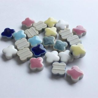 【7色・20g入り】お花タイル 10mm mix プチクローバー 花小タイル(各種パーツ)