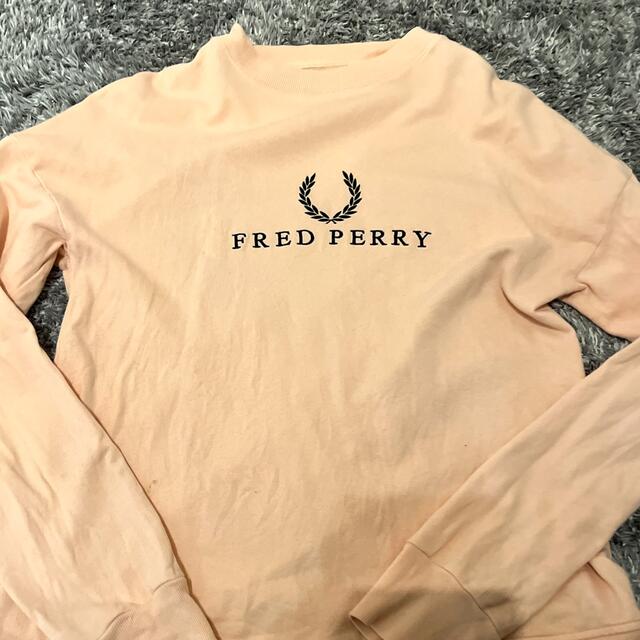 FRED PERRY(フレッドペリー)の【値下げ☆匿名配送】フレッドペリー　スウェット　レディース レディースのトップス(トレーナー/スウェット)の商品写真