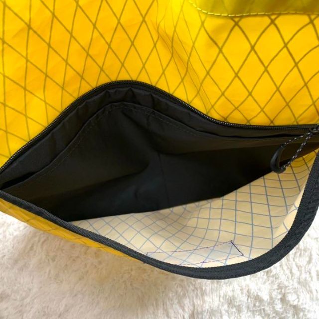 THE NORTH FACE(ザノースフェイス)の【新品・未使用】ノースフェイス　サコッシュ　ショルダーバッグ　黄色 メンズのバッグ(ショルダーバッグ)の商品写真