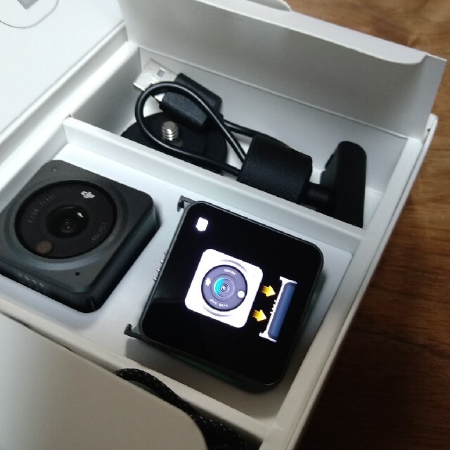 GoPro(ゴープロ)のDJi action2 Dual-Screen Combo スマホ/家電/カメラのカメラ(コンパクトデジタルカメラ)の商品写真