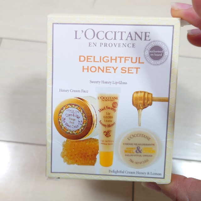 L'OCCITANE(ロクシタン)の西ノ宮様専用です　新品未使用 ロクシタン ハニーレモンタルトリップグロス コスメ/美容のベースメイク/化粧品(リップグロス)の商品写真