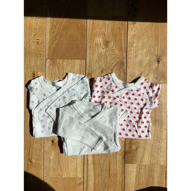 PETIT BATEAU(プチバトー)のアンダーウェア(プチバトー)3枚セット キッズ/ベビー/マタニティのベビー服(~85cm)(肌着/下着)の商品写真