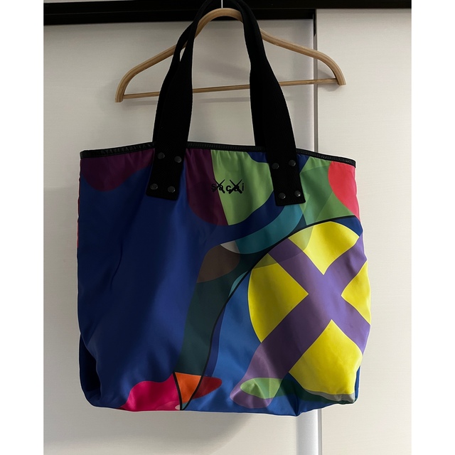 sacai(サカイ)のSacai×KAWS カウズ サカイ Tote Large メンズのバッグ(トートバッグ)の商品写真