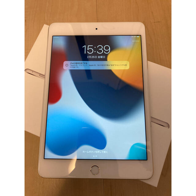 iPad mini 4 Cellular 128GB docomo SIMフリー61mm奥行