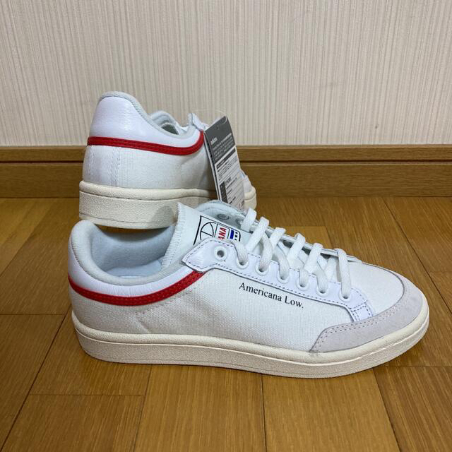 adidas(アディダス)の【22.5】adidas AMERICANA LOW 新品未使用タグ付き レディースの靴/シューズ(スニーカー)の商品写真