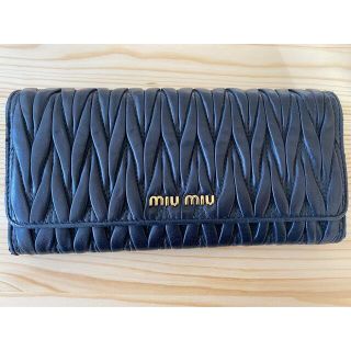 ミュウミュウ マトラッセ 財布(レディース)(ブラック/黒色系)の通販