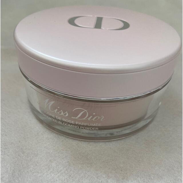 Christian Dior(クリスチャンディオール)のミスディオール ブルーミング ボディパウダー コスメ/美容のボディケア(ボディパウダー)の商品写真