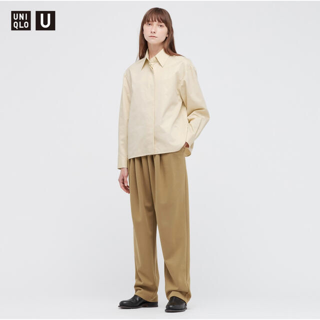 UNIQLO(ユニクロ)のUNIQLO U スウェットギャザーパンツ　ベージュ レディースのパンツ(カジュアルパンツ)の商品写真